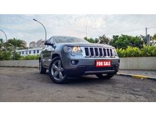 Jeep Grand Cherokee 5.7 Overland 4WD CBU Fullspec AT 2011 Grey Metalik - Low KM - ISTIMEWA