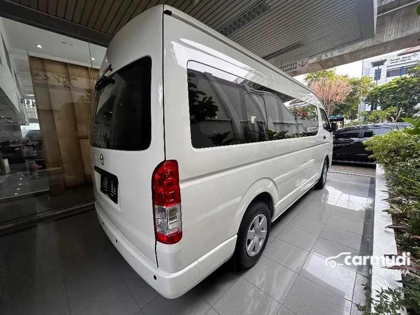 2024 Toyota Hiace Commuter Van Wagon