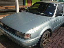 1996 Nissan Sentra 1.6 L Sedan