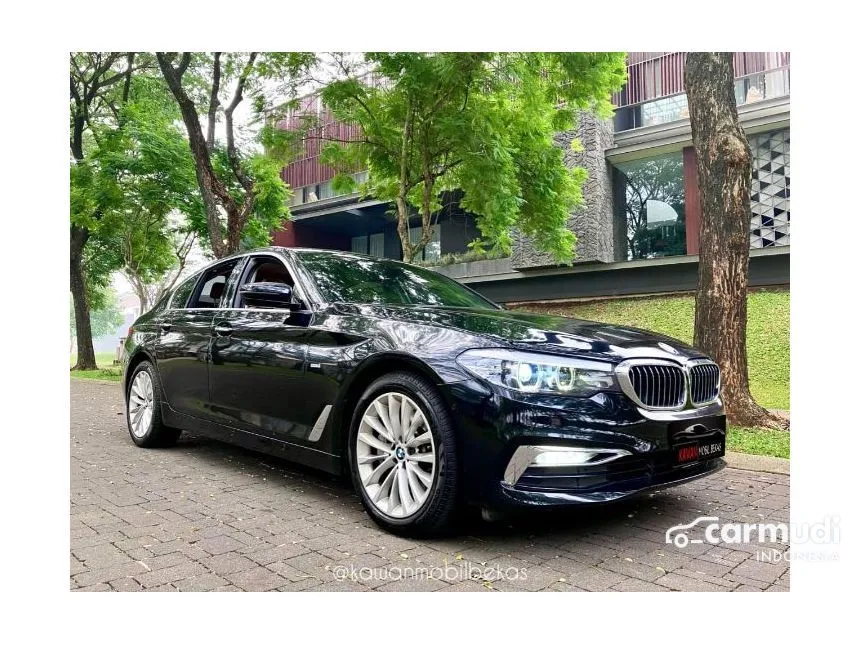 2018 BMW 530i Luxury Sedan