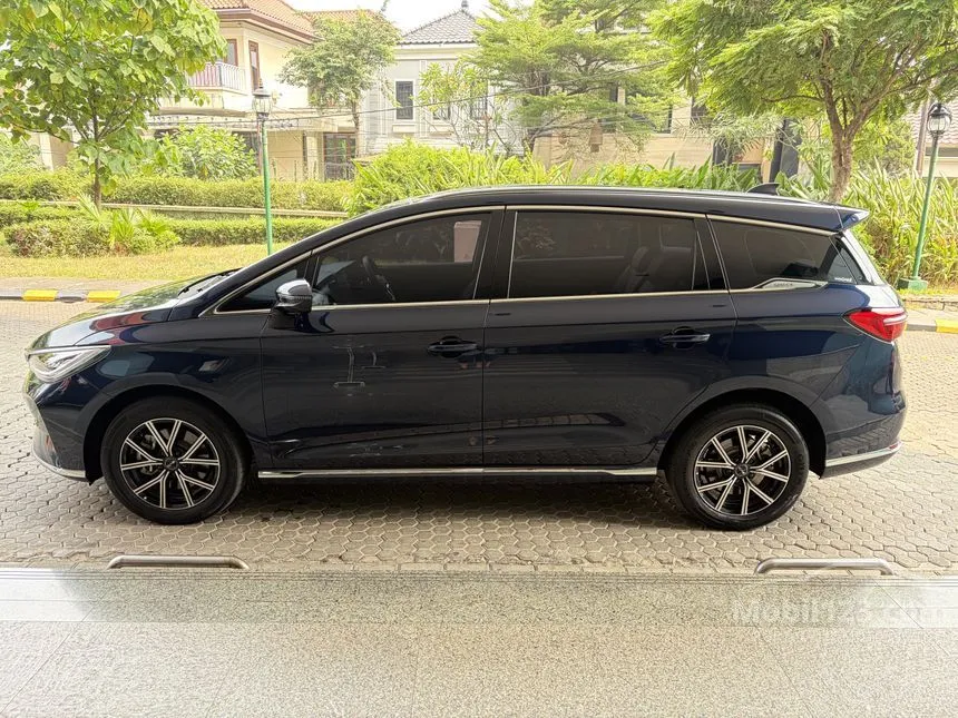 2025 BYD M6 Superior 7 Seater MPV