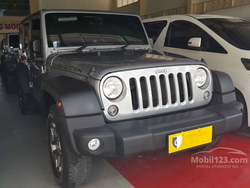 Jual Mobil Jeep Wrangler 2014 Rubicon 3 6 Di Bali Automatic Suv Silver Rp 800 000 000 4184291 Mobil123 Com