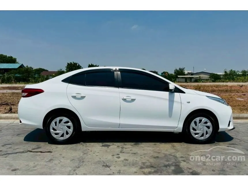 2021 Toyota Yaris Ativ Entry Sedan