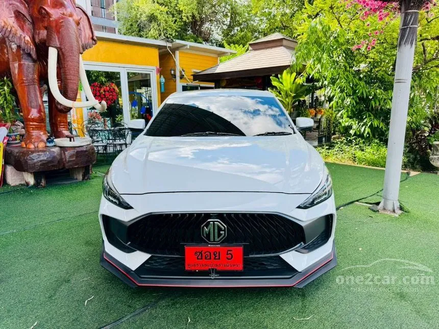 2024 MG MG5 X Sedan