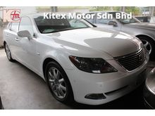 2007 Lexus LS460 4.6 Sedan -- WELL MAINTAINED --