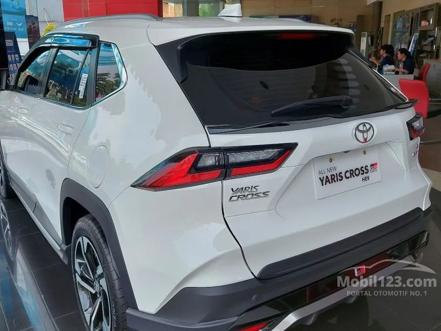 2024 Toyota Yaris Cross S HEV Wagon