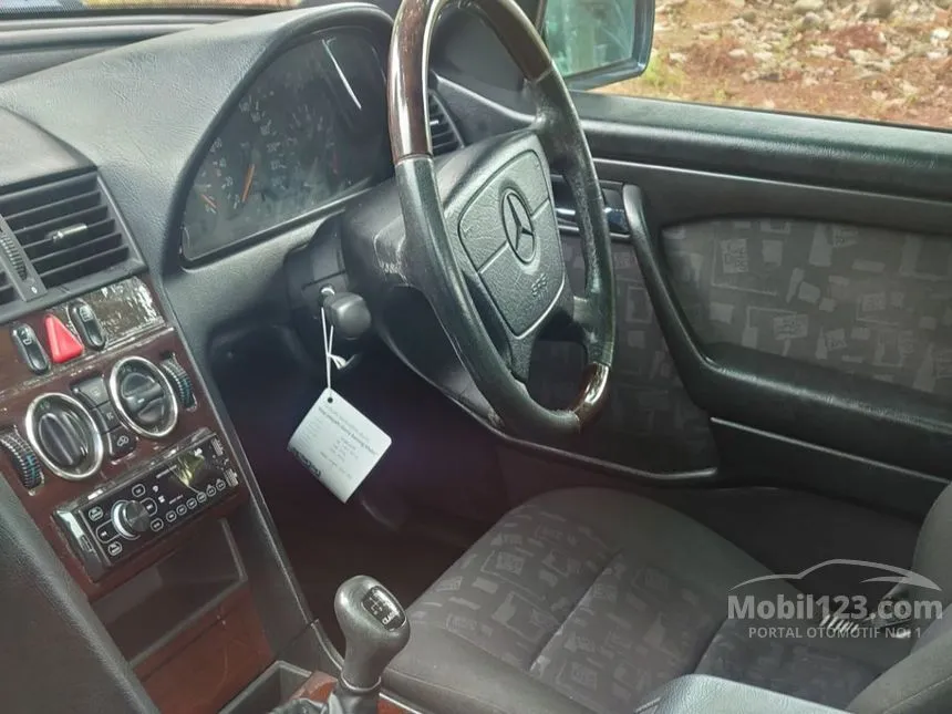 1997 Mercedes-Benz C230 Classic Sedan