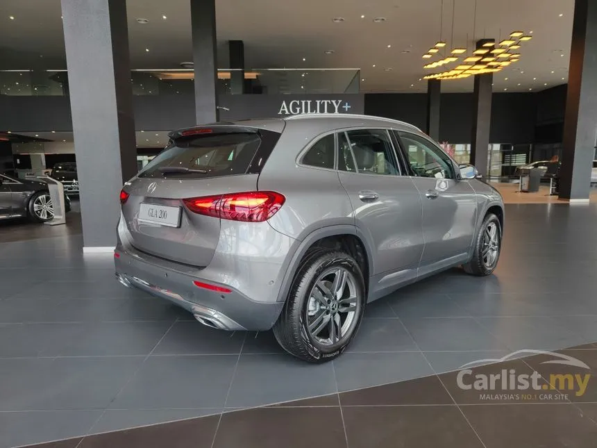 2025 Mercedes-Benz GLA200 Progressive Line SUV