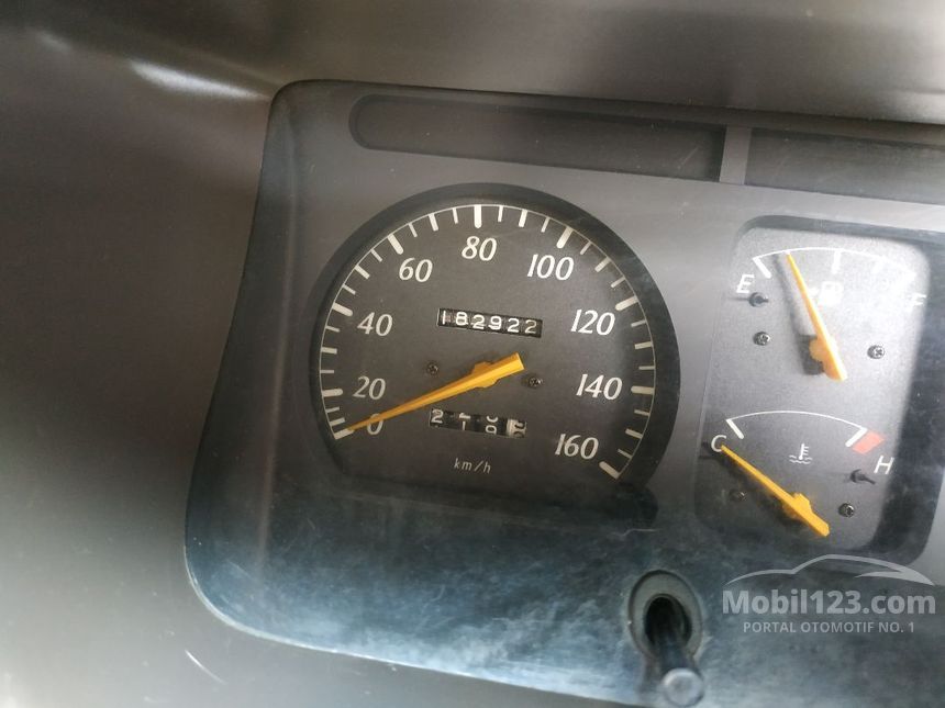 Jual Mobil Toyota Kijang 2004 LGX 1.8 di Jawa Barat Manual ...