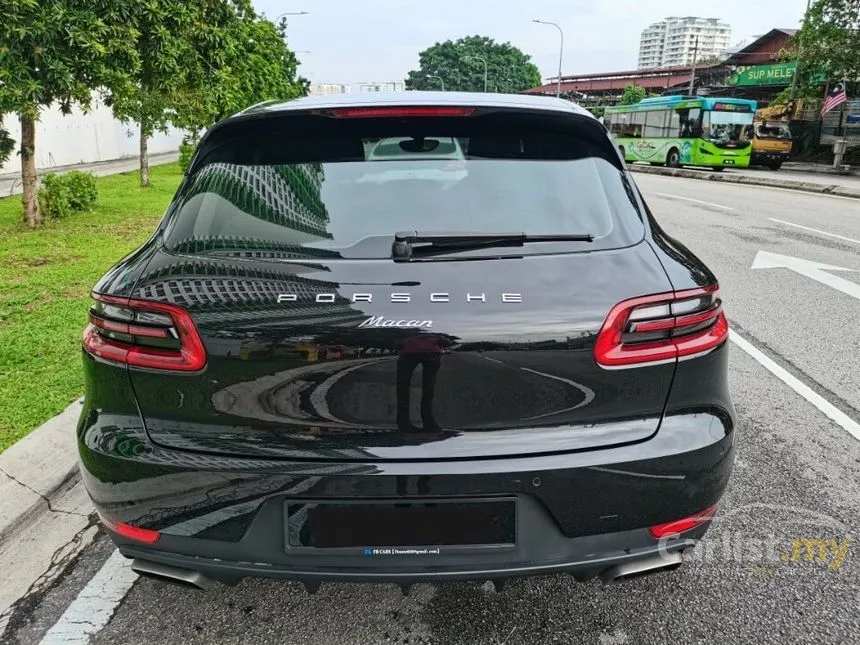 2015 Porsche Macan SUV