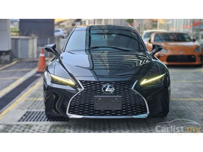 2021 Lexus IS 300 Luxury Sedan