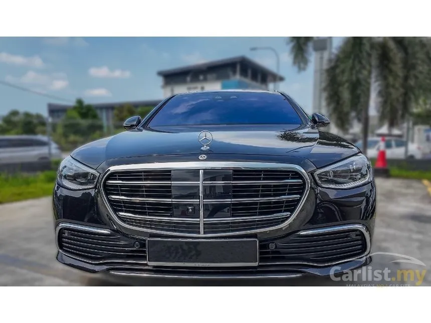 2022 Mercedes-Benz S580e Sedan