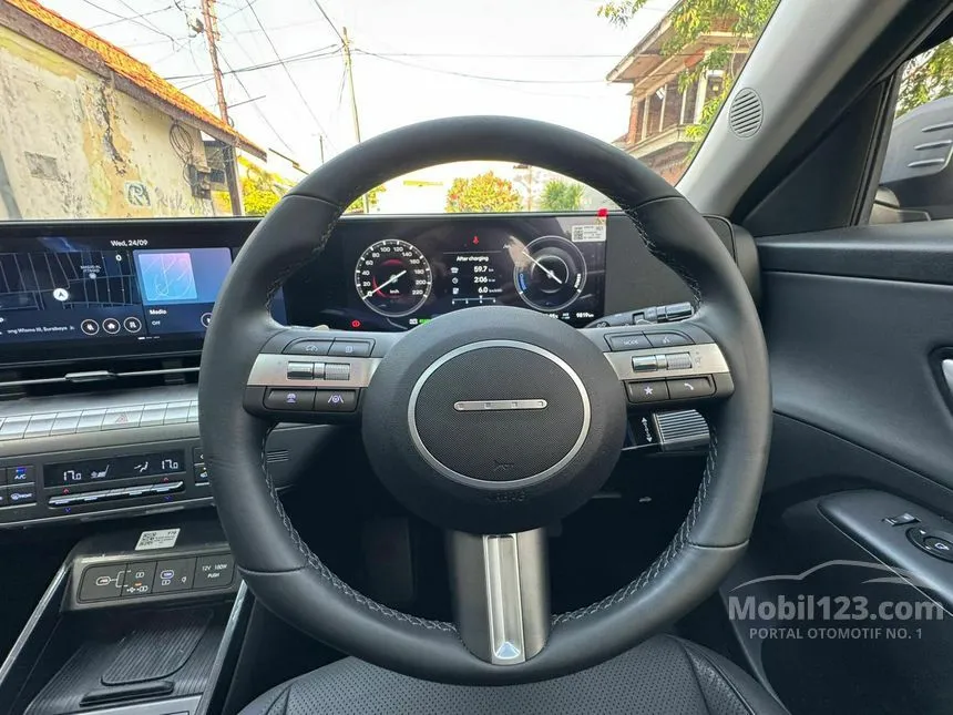 2024 Hyundai Kona Signature Long Range SUV