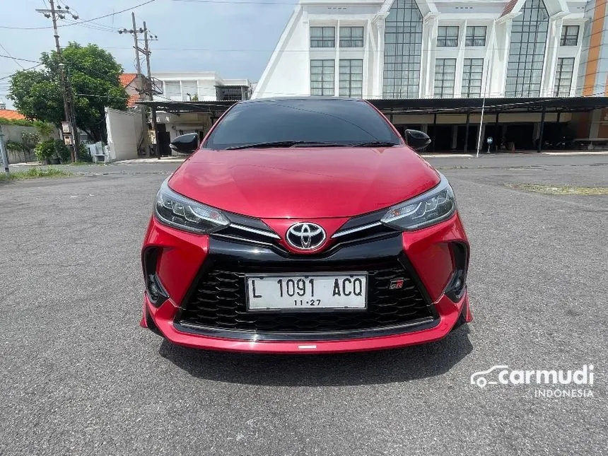 Jual Mobil Toyota Yaris 2022 S GR Sport 1.5 di Jawa Timur Automatic Hatchback Marun Rp 229.000.000
