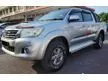 Used 2015 Toyota HILUX D/CAB 2.5 G VNT 4WD (AT) (GOOD CONDITION) - Cars for sale