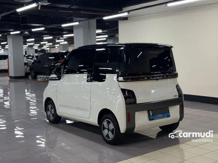2023 Wuling Air EV Long Range + Charging Pile Hatchback