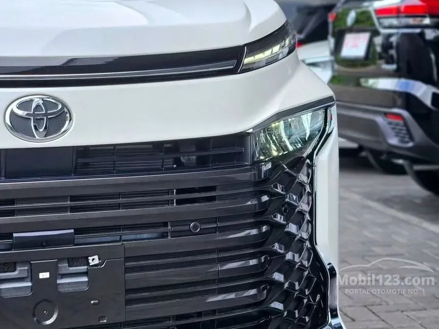 2025 Toyota Voxy (Non Premium Color) MPV