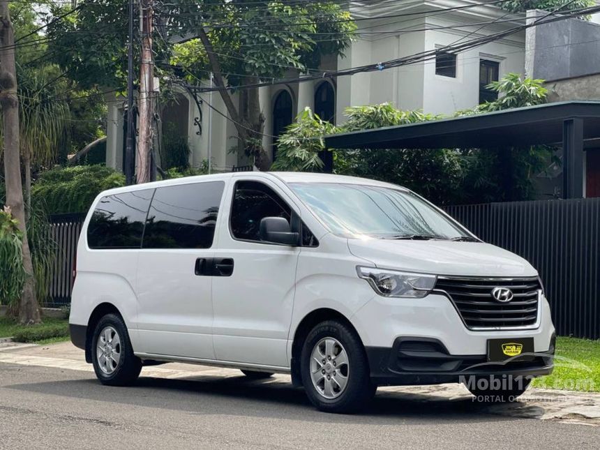 Jual Mobil Hyundai Starex 2020 Mover Ambulance Standard Roof (Diesel) 2 ...