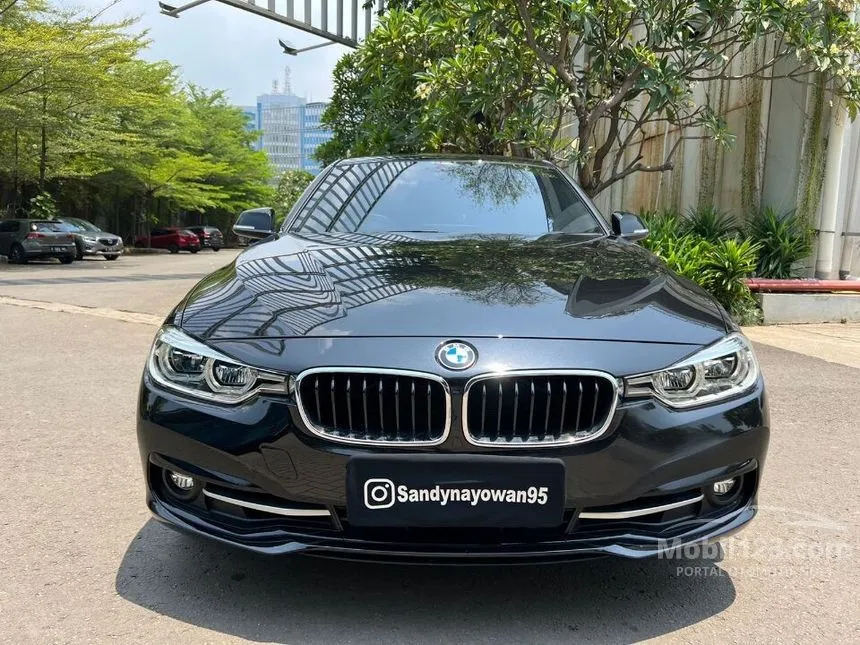 Jual Mobil BMW 320i 2018 Sport 2.0 di DKI Jakarta Automatic Sedan Hitam ...