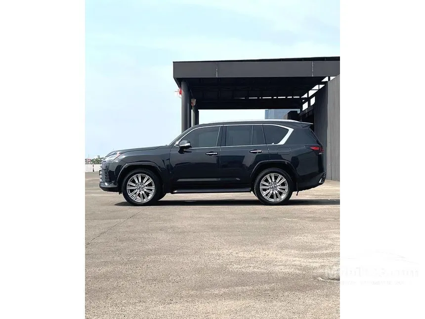 2026 Lexus LX 700h VIP SUV