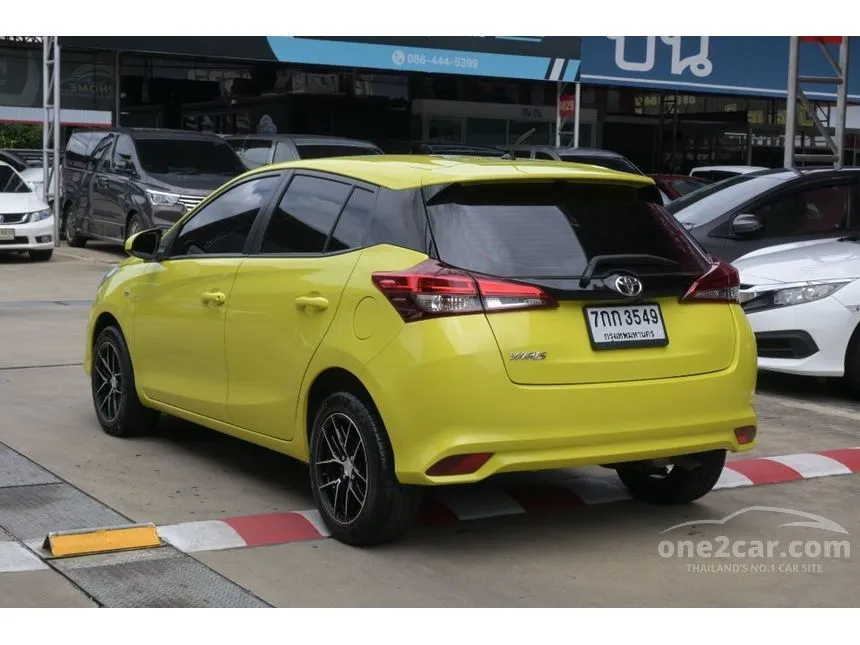 2018 Toyota YARIS J Hatchback