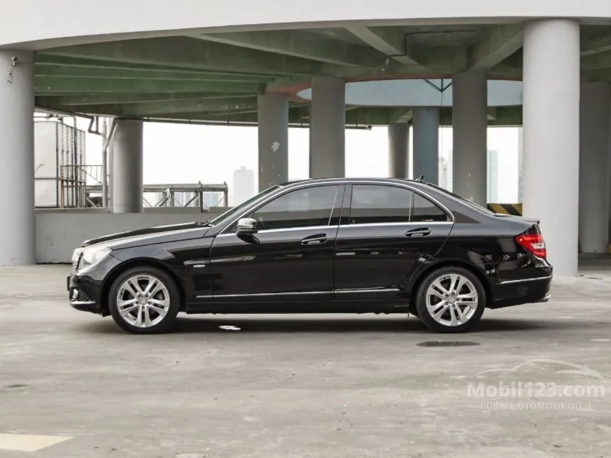 2012 Mercedes-Benz C200 Avantgarde CGI Sedan