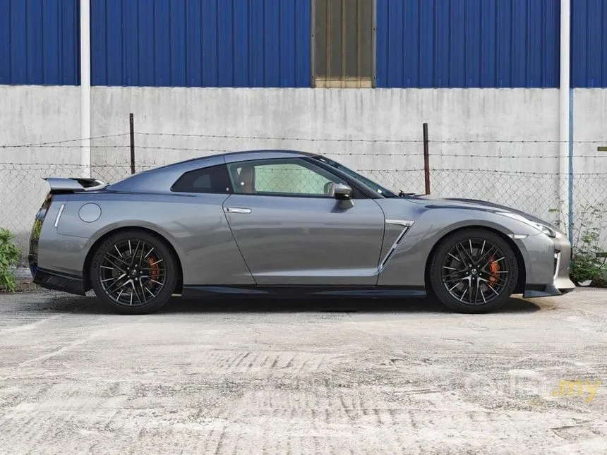 2022 Nissan GT-R Coupe