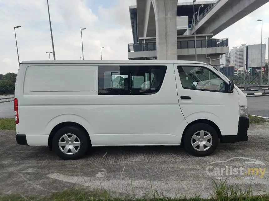 2011 Toyota Hiace Semi Panel Van Van