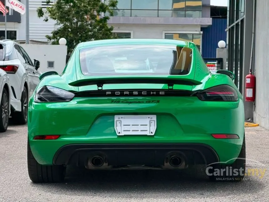 2022 Porsche 718 Cayman GT4 Coupe