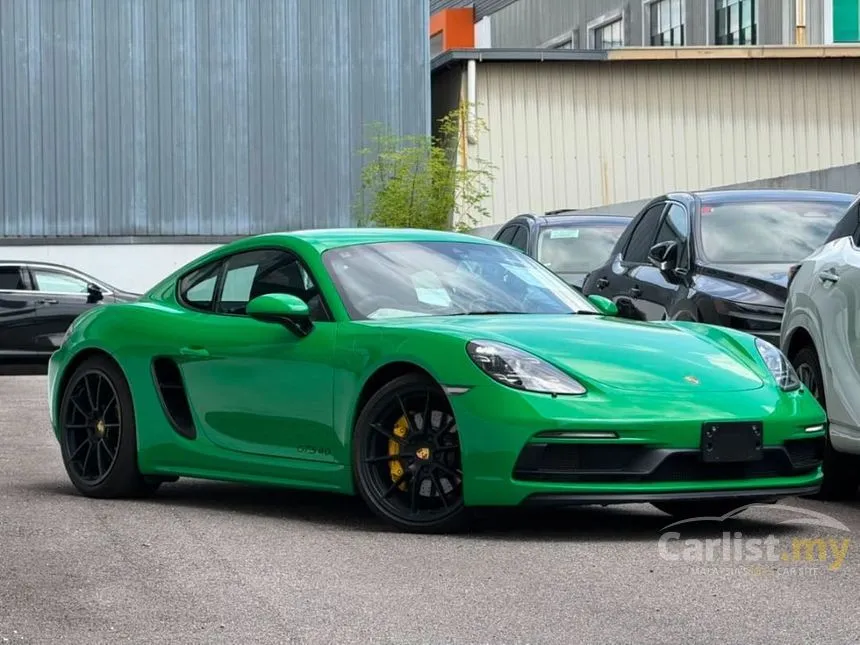 2022 Porsche 718 Cayman GT4 Coupe