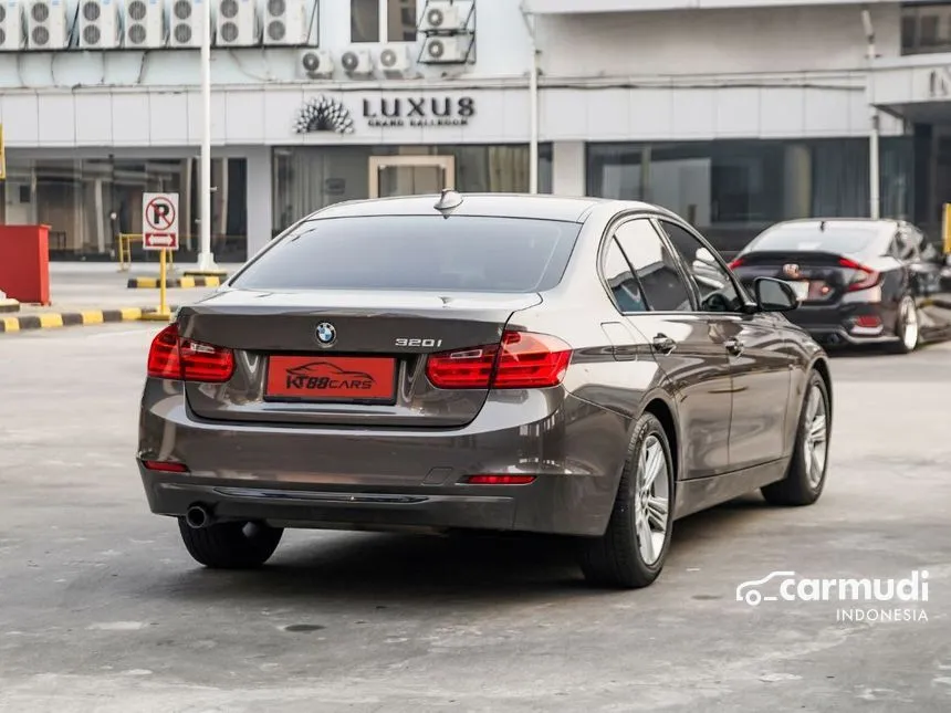 2014 BMW 320i Sport Sedan