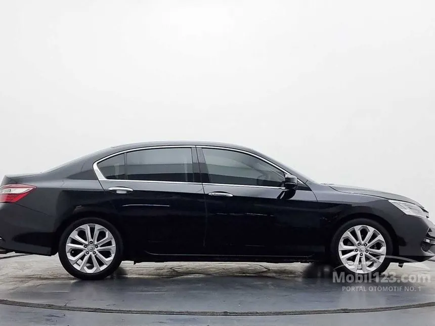 2018 Honda Accord VTi-L Sedan