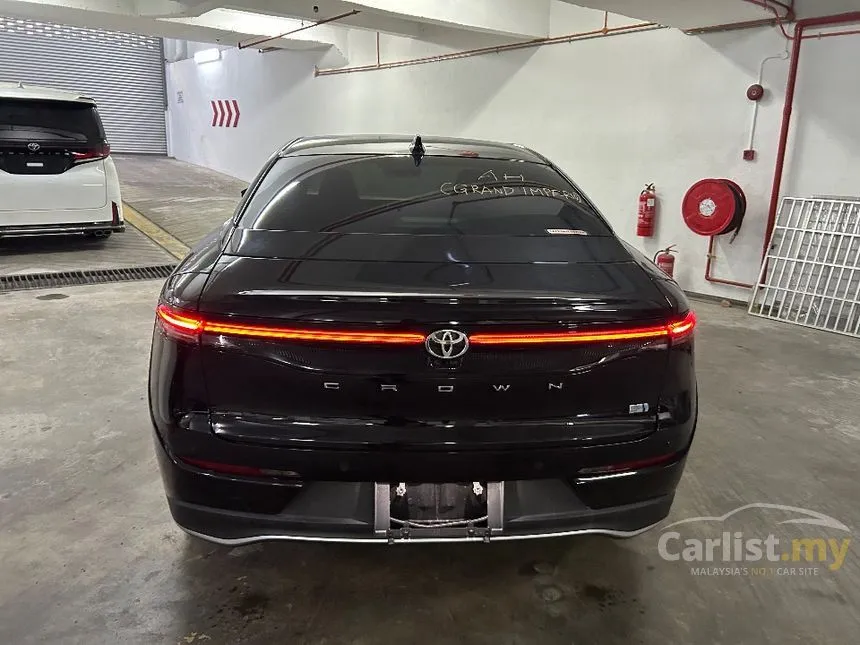 2023 Toyota Crown G Advanced Sedan