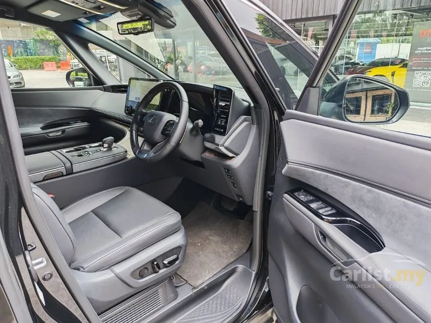 2025 Lexus LM 350h 7 Seater MPV