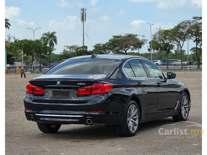 2020 BMW 520i Luxury Sedan