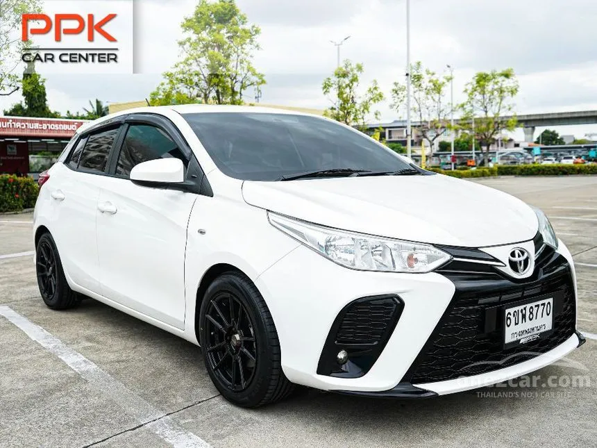 2021 Toyota YARIS Entry Hatchback