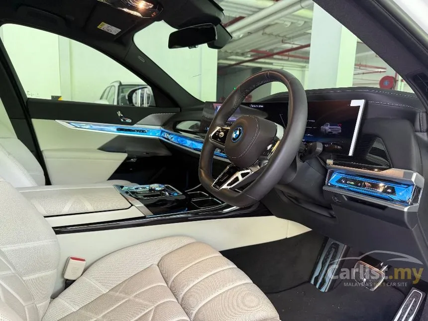2025 BMW i7 xDrive60 M Sport Sedan