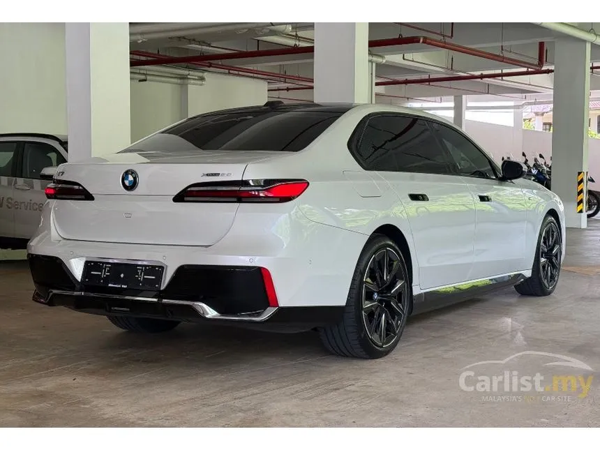 2025 BMW i7 xDrive60 M Sport Sedan