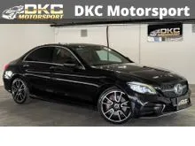 2018 Mercedes-Benz C300 2.0 AMG Line Sedan / DIAMOND FRONT GRILLE / SURROUND VIEW CAMERA / ACTIVE PARKING ASSIST / KEYLEES GO / BLIND SPOT ASSIST / PM
