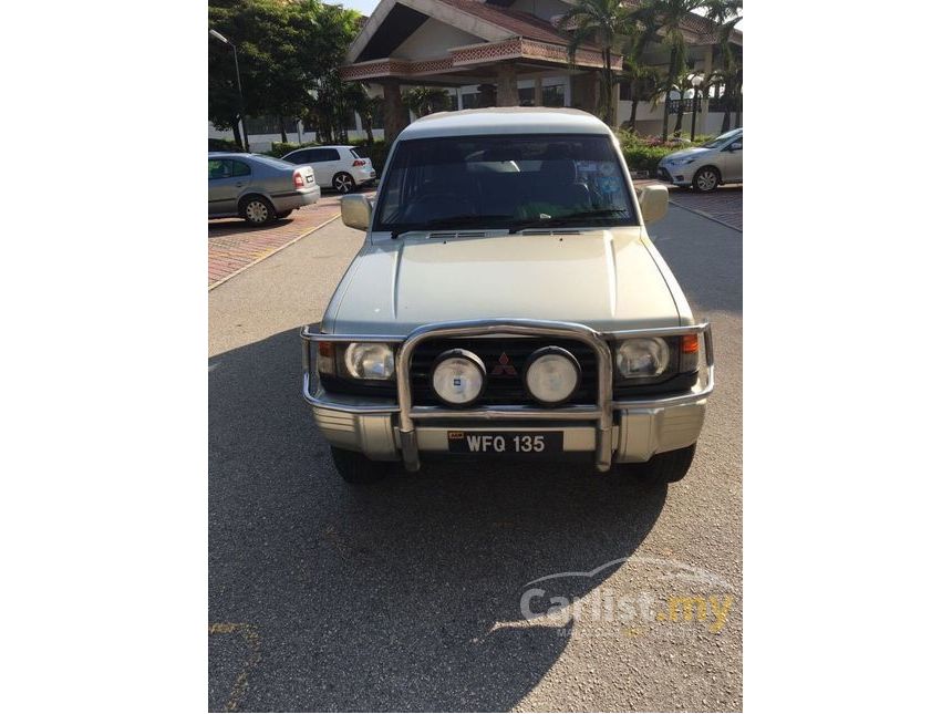 1997 Mitsubishi Pajero SUV