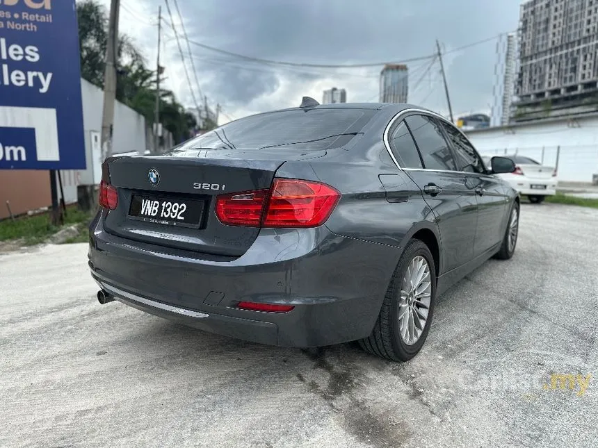 2014 BMW 320i Luxury Line Sedan