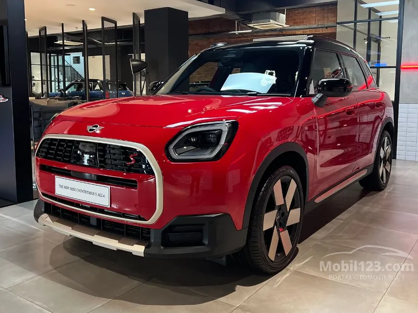 Jual Mobil MINI Countryman 2024 S ALL4 Favoured Trim 2.0 di Sumatera Barat Automatic SUV Merah Rp 1.493.000.000