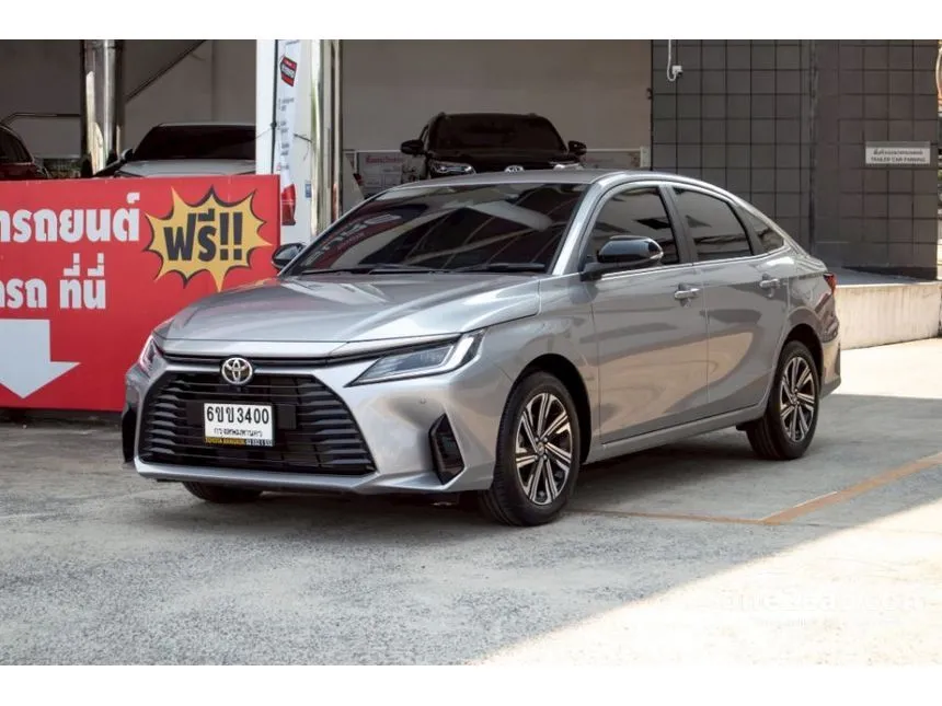 2024 Toyota Yaris Ativ Premium Luxury Sedan