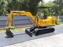 komatsu mini excavator Pc20 /Engine Tip Top/good condition
