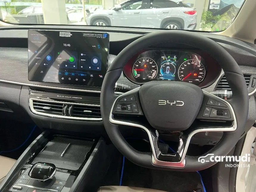 2025 BYD M6 Superior Captain 6-seater MPV