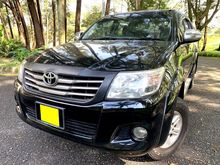 Toyota Hilux 2.5 G AUTO Pickup 4WD D-4D NEW FACELIFT