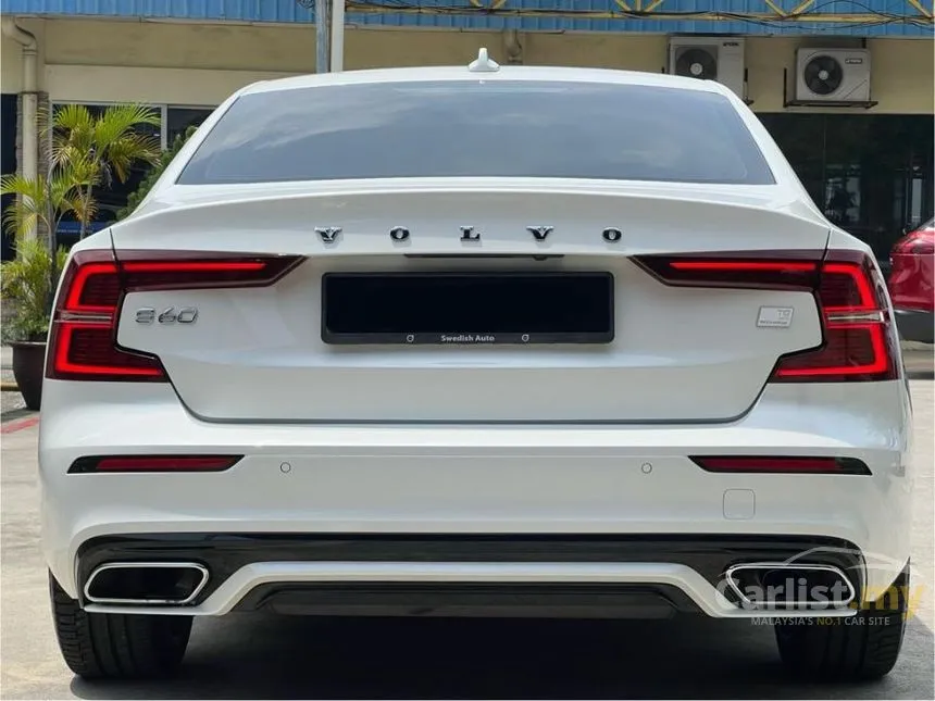 2021 Volvo S60 Recharge T8 R-Design Sedan