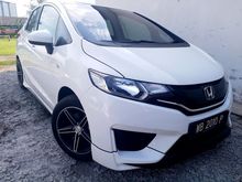 (TRUE YEAR MADE 2015) Honda Jazz 1.5 E i-VTEC FULLY SERVICE RECORD LIKE NEW CAR CONDITION
