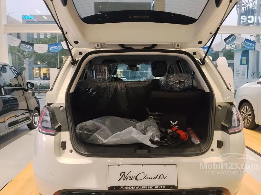 2026 Wuling Cloud EV Lite Hatchback