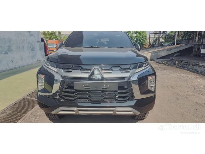 2024 Mitsubishi Pajero Sport Dakar SUV